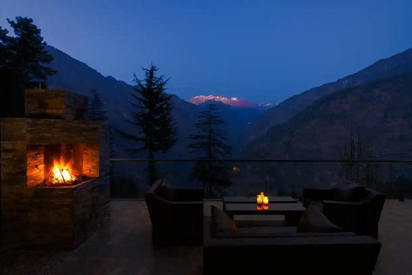 Hillstation-Over-Tirthan-Valley-C5
